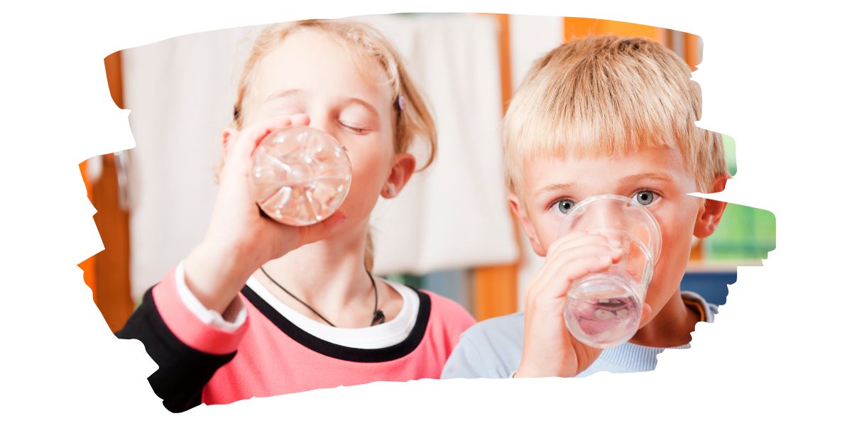 Jak przekonać dziecko do picia wody?